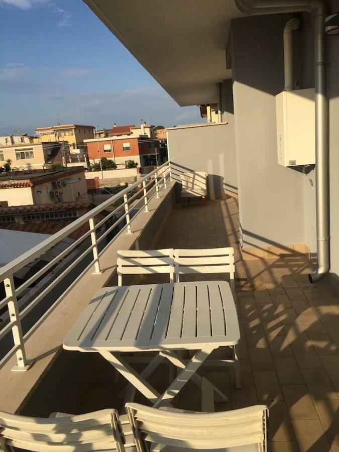 菲乌米奇诺Sunset House公寓 外观 照片
